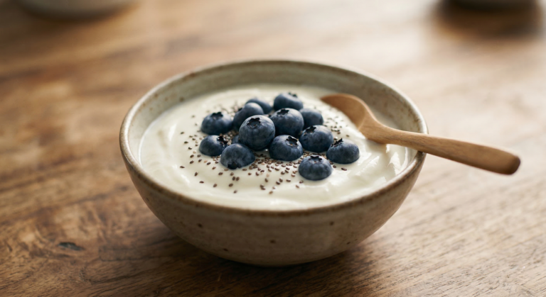 Greek yogurt with berries healthy bedtime snack for weight loss